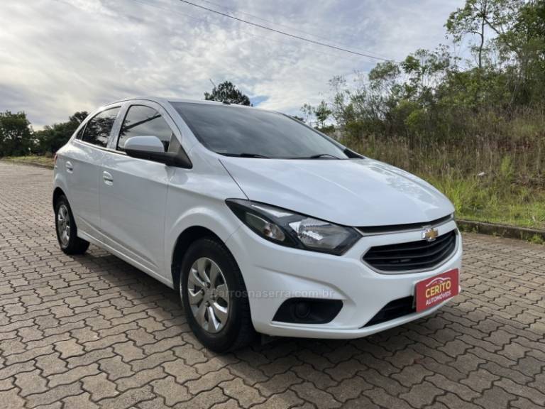 CHEVROLET - ONIX - 2016/2017 - Branca - R$ 56.900,00