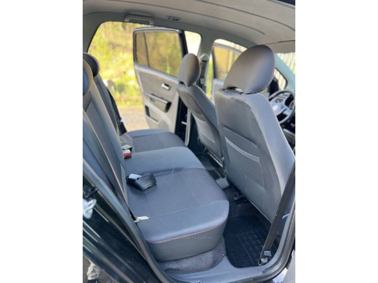 VOLKSWAGEN - FOX - 2011/2011 - Preta - R$ 39.900,00