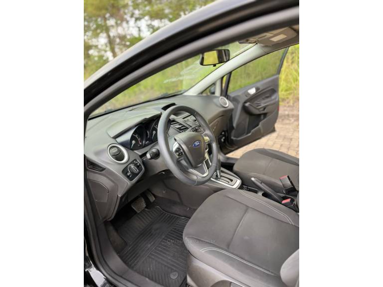 FORD - FIESTA - 2014/2015 - Preta - R$ 48.900,00