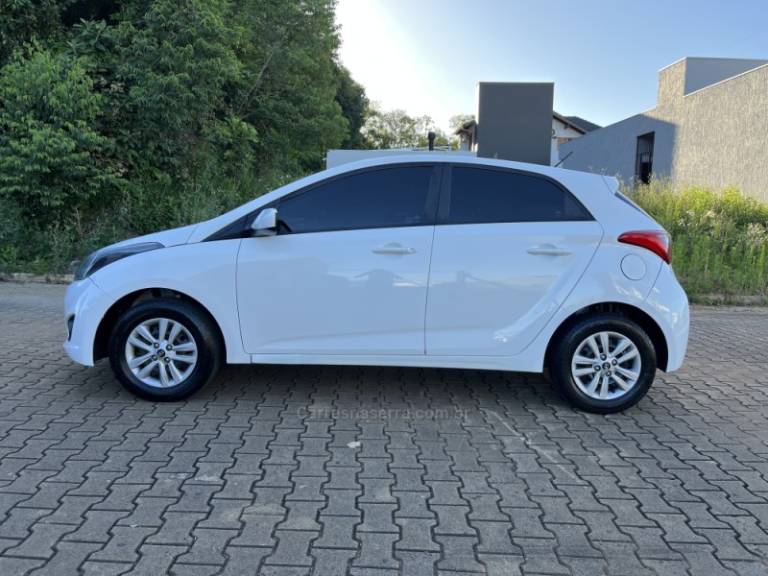 HYUNDAI - HB20 - 2015/2015 - Branca - R$ 49.900,00