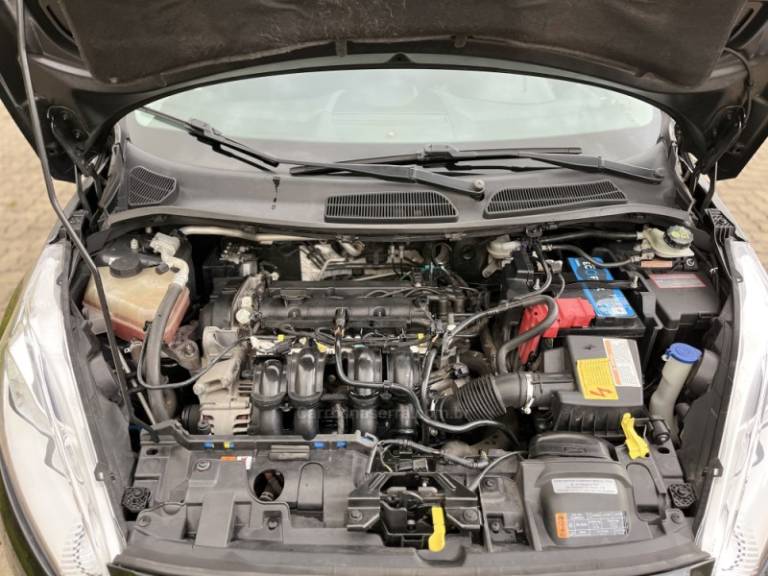 FORD - FIESTA - 2014/2015 - Preta - R$ 48.900,00