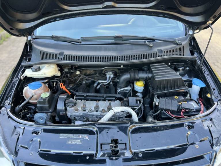 VOLKSWAGEN - FOX - 2011/2011 - Preta - R$ 39.900,00