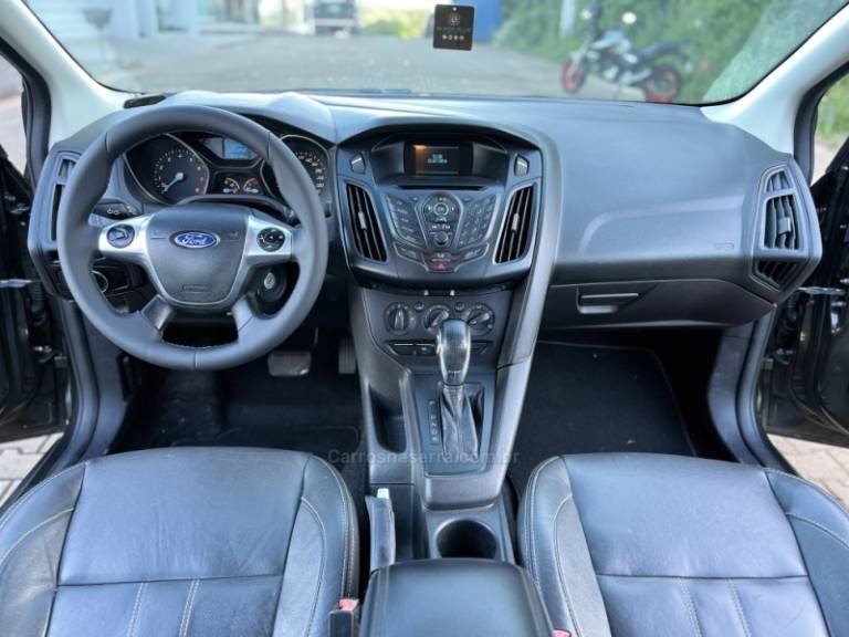 FORD - FOCUS - 2015/2015 - Cinza - R$ 57.900,00