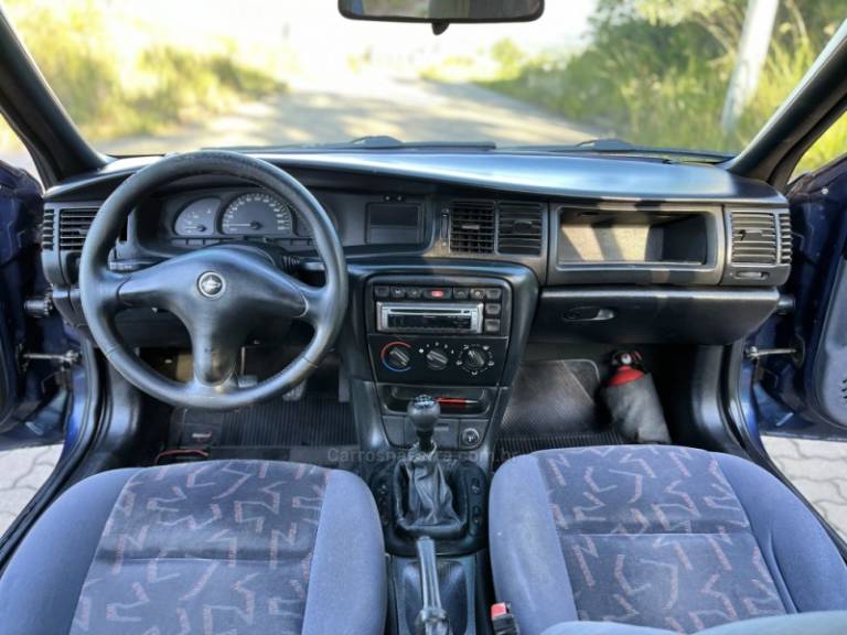 CHEVROLET - VECTRA - 1997/1998 - Azul - R$ 12.900,00