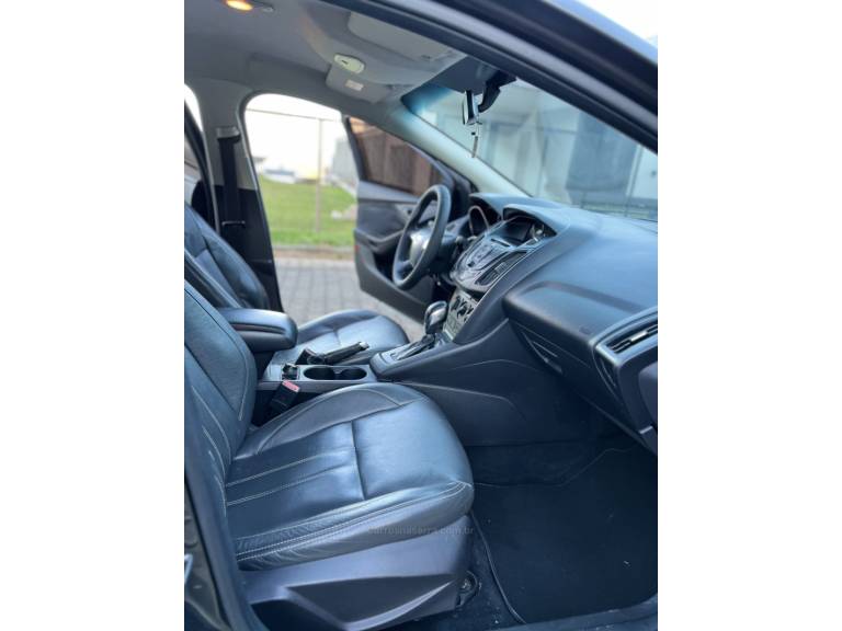 FORD - FOCUS - 2015/2015 - Cinza - R$ 57.900,00