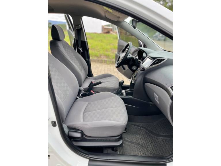 HYUNDAI - HB20S - 2018/2019 - Branca - R$ 68.900,00