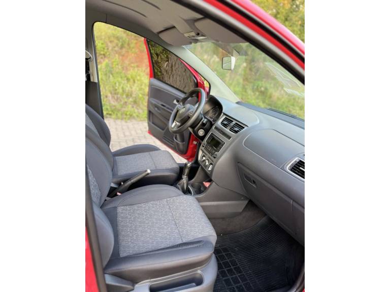 VOLKSWAGEN - FOX - 2013/2014 - Vermelha - R$ 45.900,00