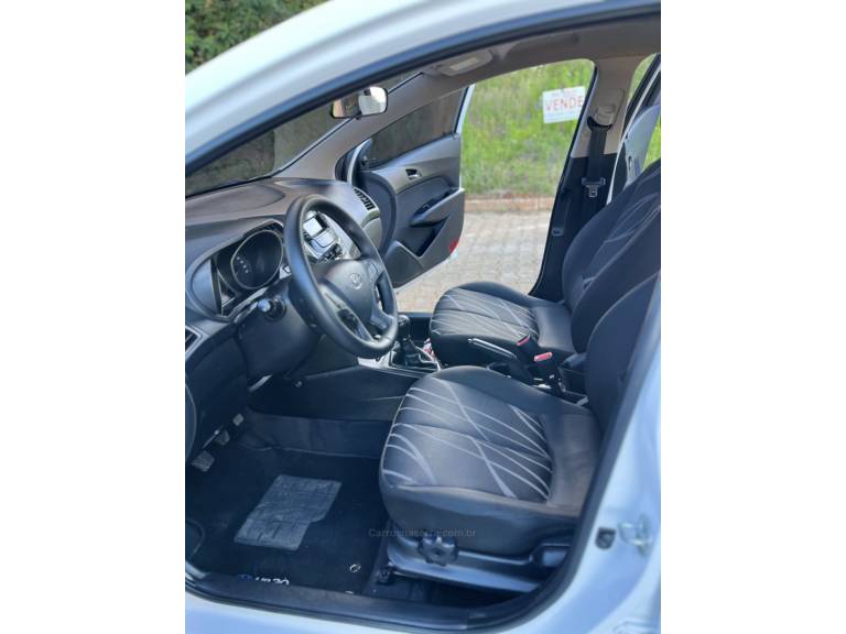 HYUNDAI - HB20 - 2015/2015 - Branca - R$ 49.900,00