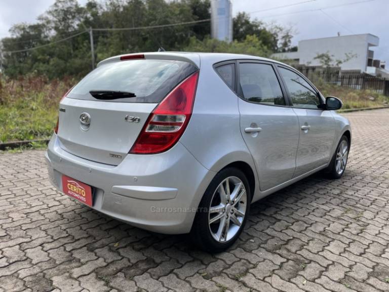 HYUNDAI - I30 - 2010/2011 - Prata - R$ 49.900,00