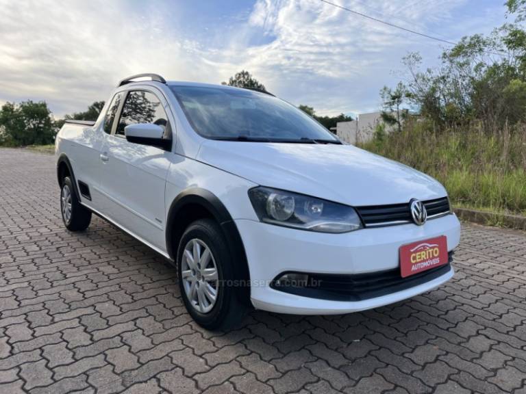 VOLKSWAGEN - SAVEIRO - 2014/2014 - Branca - R$ 55.900,00