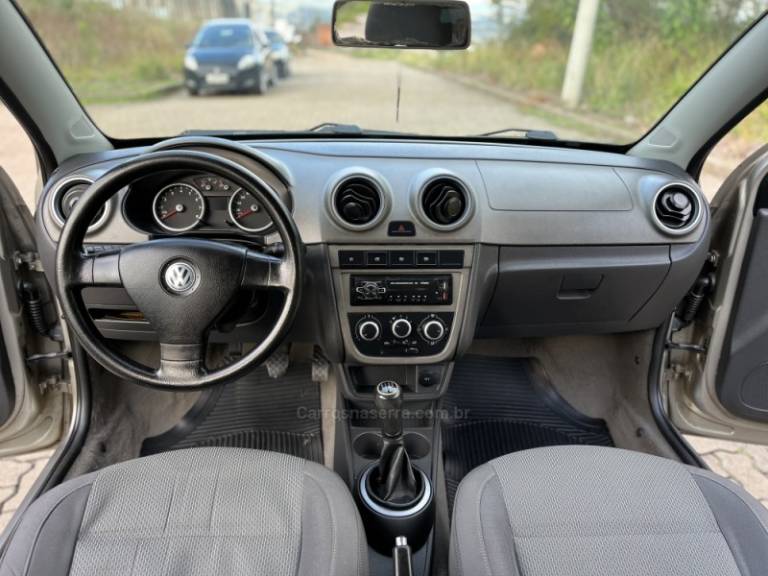 VOLKSWAGEN - VOYAGE - 2011/2011 - Prata - R$ 36.900,00
