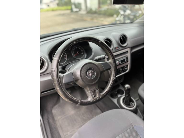 VOLKSWAGEN - VOYAGE - 2014/2015 - Prata - R$ 46.900,00