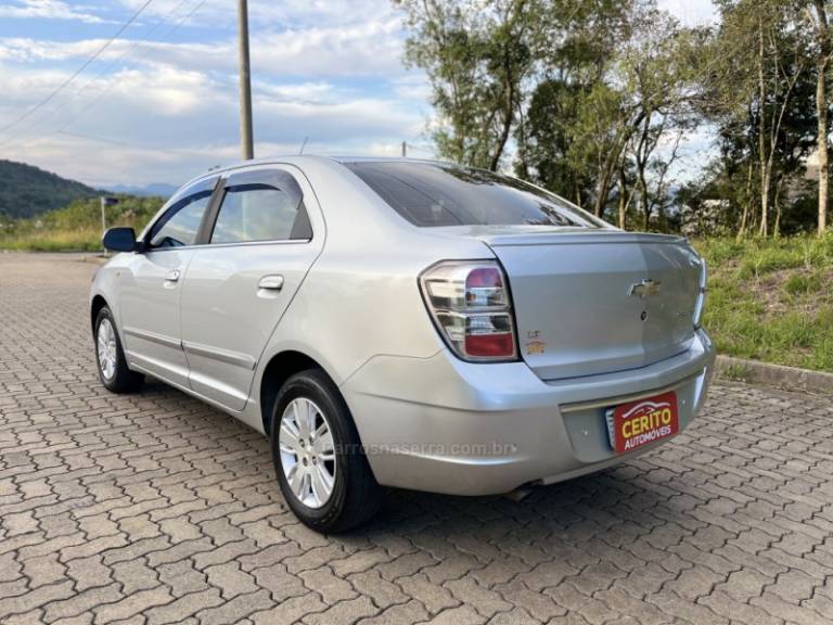 CHEVROLET - COBALT - 2013/2014 - Prata - R$ 48.900,00