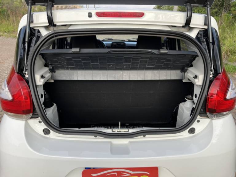 FIAT - MOBI - 2019/2020 - Branca - R$ 48.900,00
