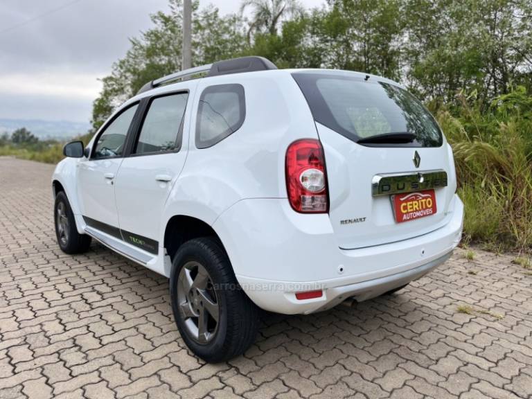 RENAULT - DUSTER - 2012/2013 - Branca - R$ 54.900,00