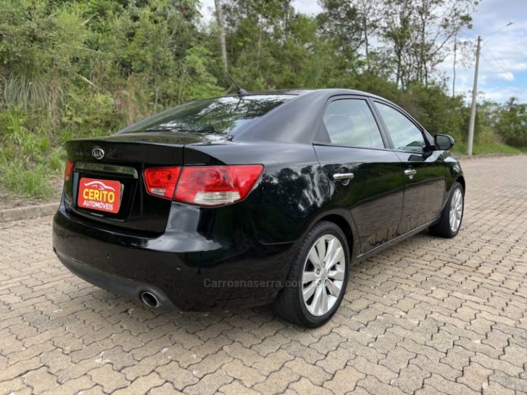 KIA MOTORS - CERATO - 2013/2012 - Preta - R$ 55.900,00
