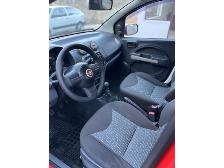 FIAT - UNO - 2010/2011 - Vermelha - R$ 24.900,00