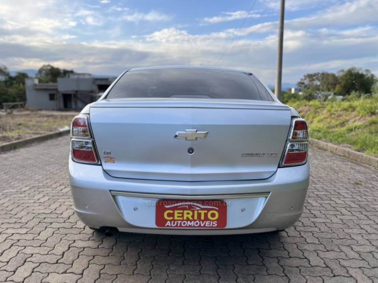 CHEVROLET - COBALT - 2013/2014 - Prata - R$ 48.900,00