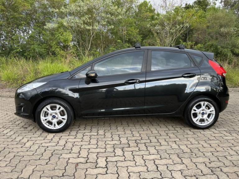 FORD - FIESTA - 2014/2015 - Preta - R$ 48.900,00