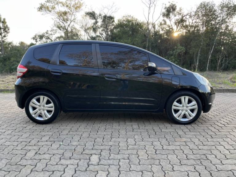HONDA - FIT - 2010/2010 - Preta - R$ 44.900,00