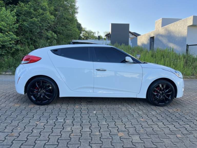 HYUNDAI - VELOSTER - 2013/2013 - Branca - R$ 67.900,00
