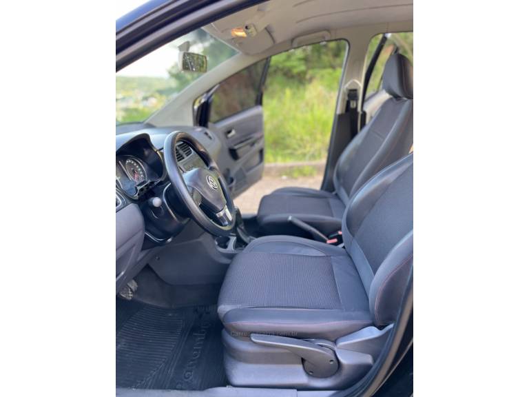 VOLKSWAGEN - FOX - 2011/2011 - Preta - R$ 39.900,00