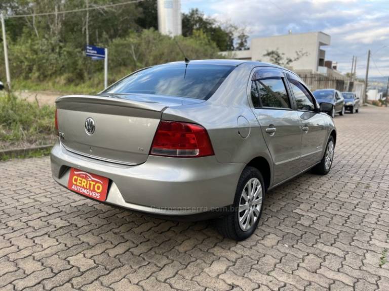 VOLKSWAGEN - VOYAGE - 2011/2011 - Prata - R$ 36.900,00