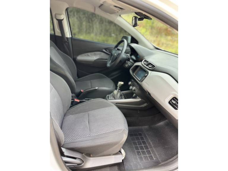 CHEVROLET - ONIX - 2016/2017 - Branca - R$ 56.900,00