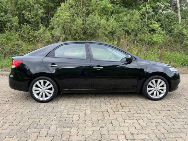 KIA MOTORS - CERATO - 2013/2012 - Preta - R$ 55.900,00