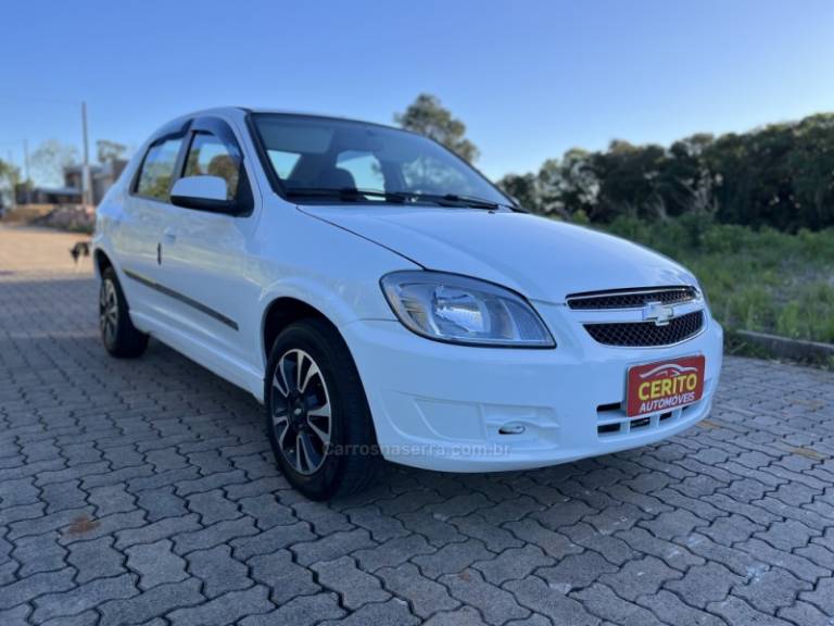 CHEVROLET - PRISMA - 2012/2012 - Branca - R$ 35.900,00