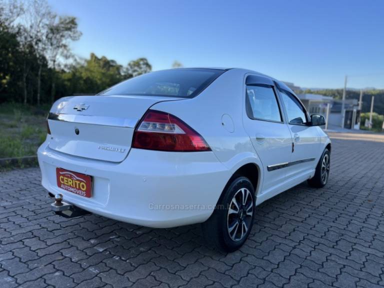 CHEVROLET - PRISMA - 2012/2012 - Branca - R$ 35.900,00