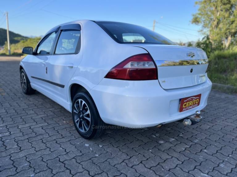 CHEVROLET - PRISMA - 2012/2012 - Branca - R$ 35.900,00