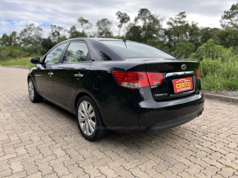 KIA MOTORS - CERATO - 2013/2012 - Preta - R$ 55.900,00
