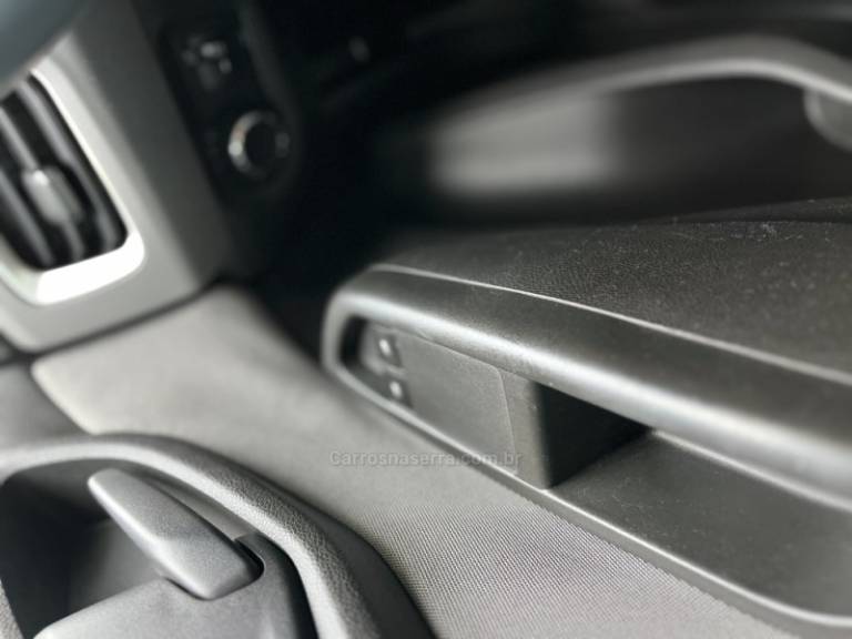 CHEVROLET - ONIX - 2016/2017 - Branca - R$ 56.900,00