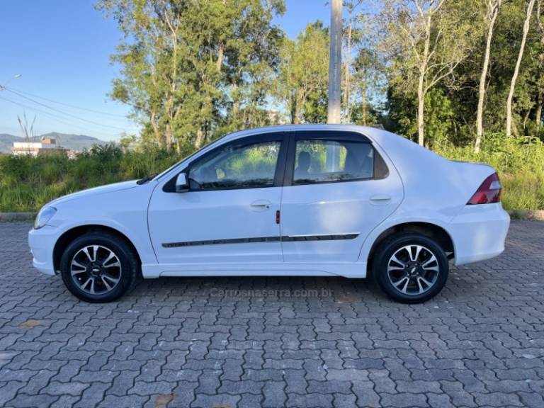 CHEVROLET - PRISMA - 2012/2012 - Branca - R$ 35.900,00